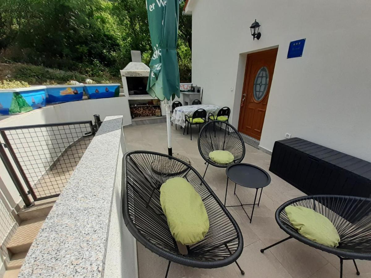 Apartman Sunset Plomin Exterior photo